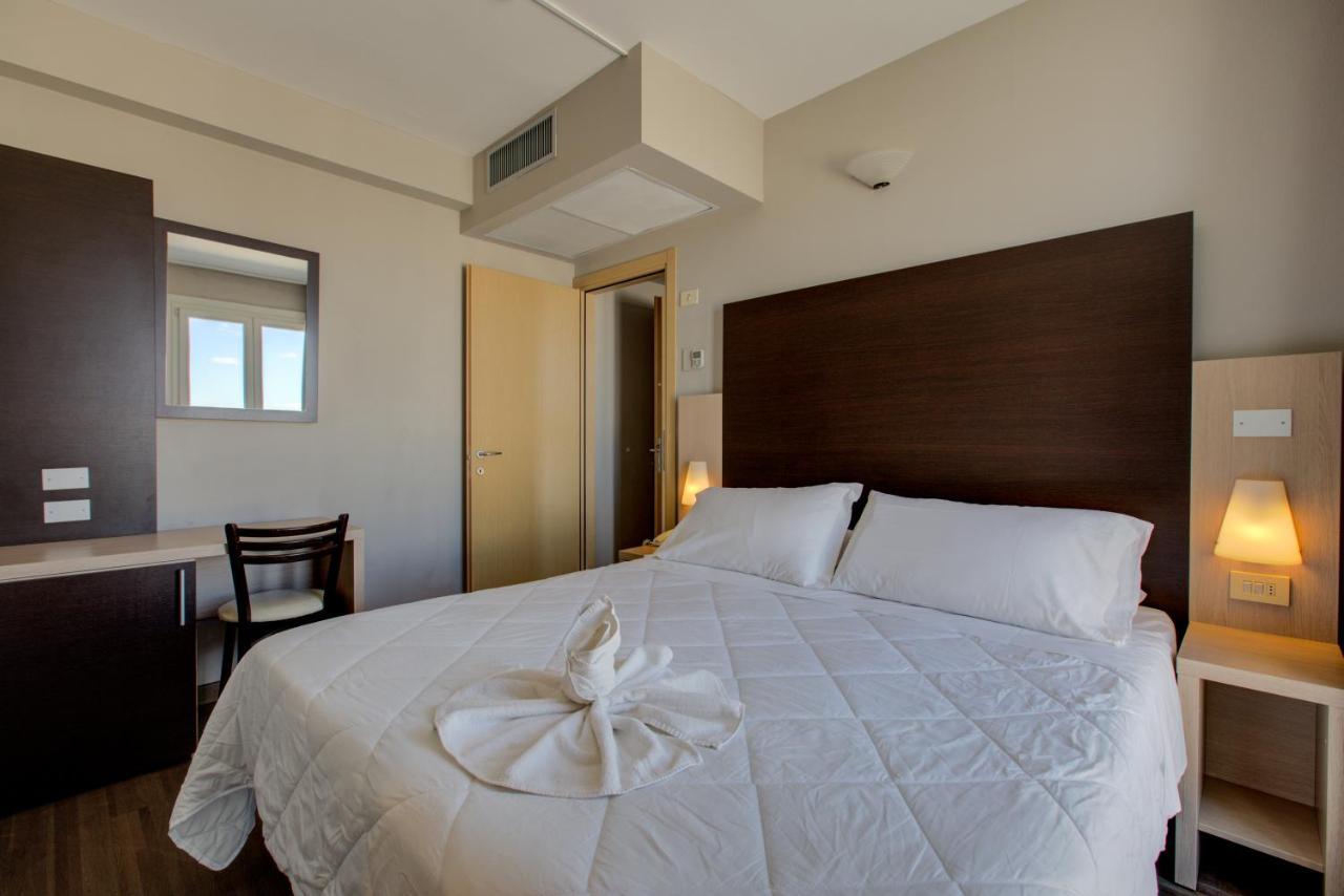 Hotel Aiglon Rimini Exterior photo