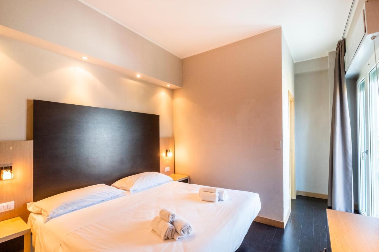 Hotel Aiglon Rimini Exterior photo
